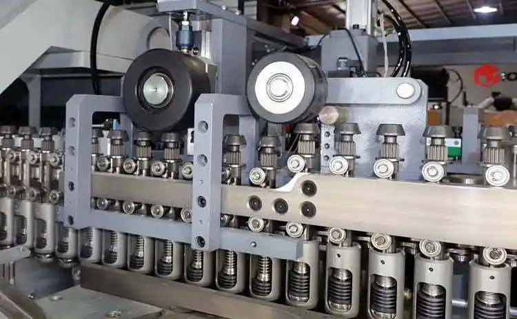 Fully automatic high-speed PET bottle blowing machine LXG-4/5