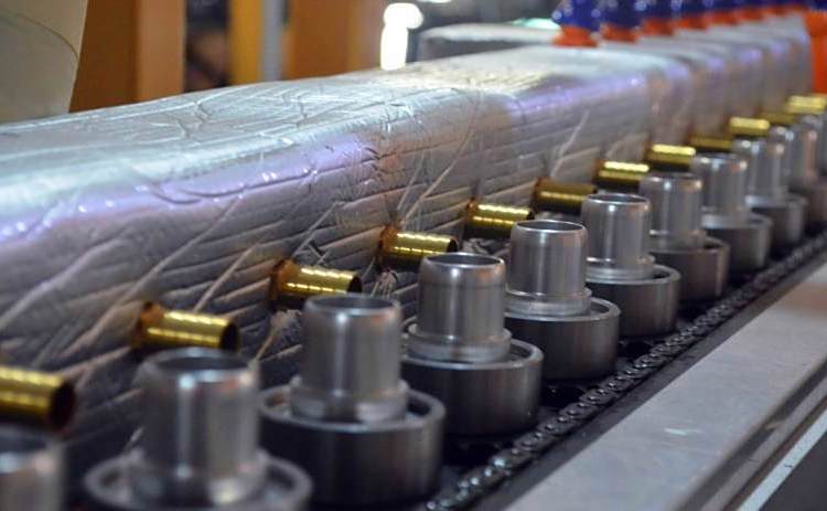 Fully automatic easy operation bottle blowing machine LX-9E