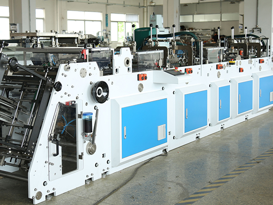 Folding edge paper box forming machine