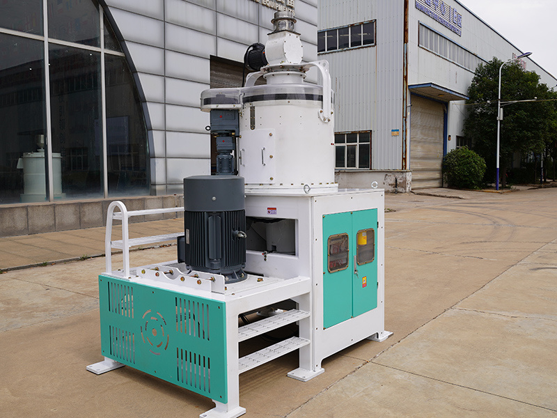 The YHT700 large-scale intelligent soybean peeling machine