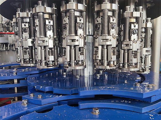 Glass Bottle Carbonated Drink Filling Machine---DXGF14-12-5