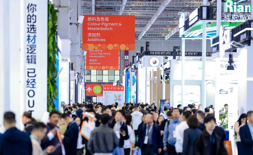 The exhibition featured the strong incorporation of digitalization, intelligence and AI technologies into the traditional rubber and plastics equipment.