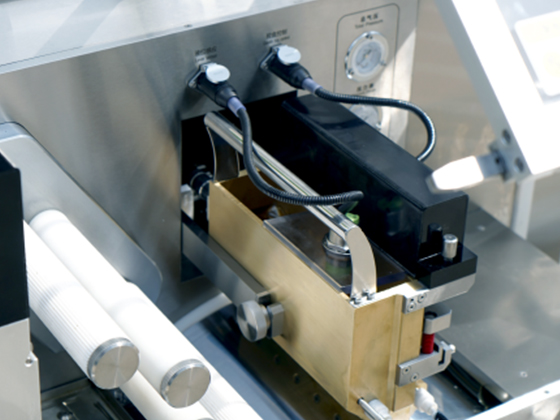 RJWJ-250G---Fully Automatic Rolling Mold Soft Capsule Machine
