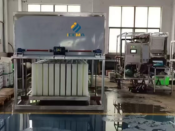Small footprint 1-Ton Direct Cooling Block Ice Machine BMB10