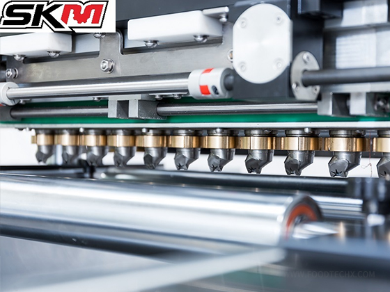 Cookie forming machine