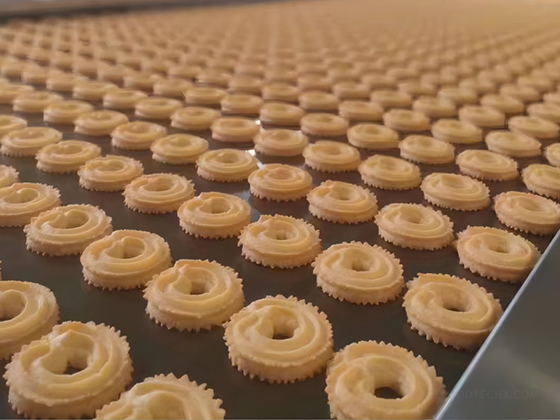Cookie forming machine