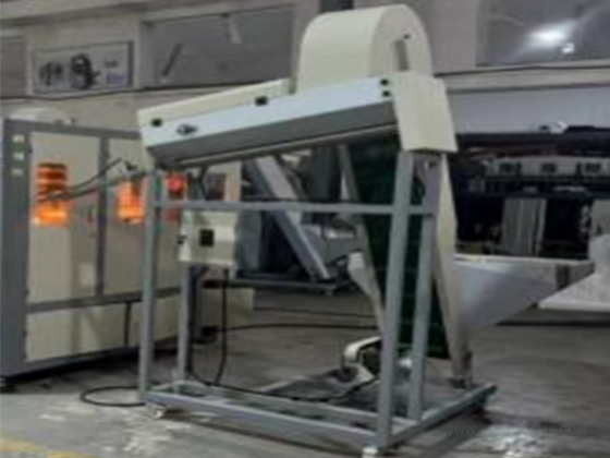 BG-2000D---Full Automatic PET Bottle Blowing Machine