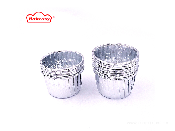 Double-sided gold and silver ruffled cake cases 