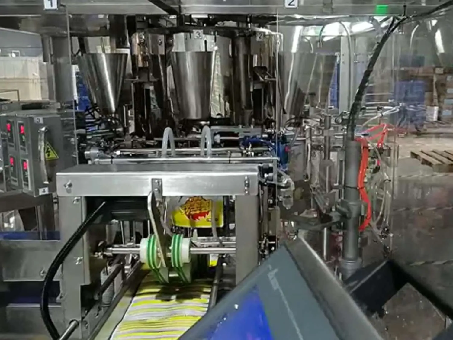 YL-R100---Premade Pouch Vacuum Packaging Machine